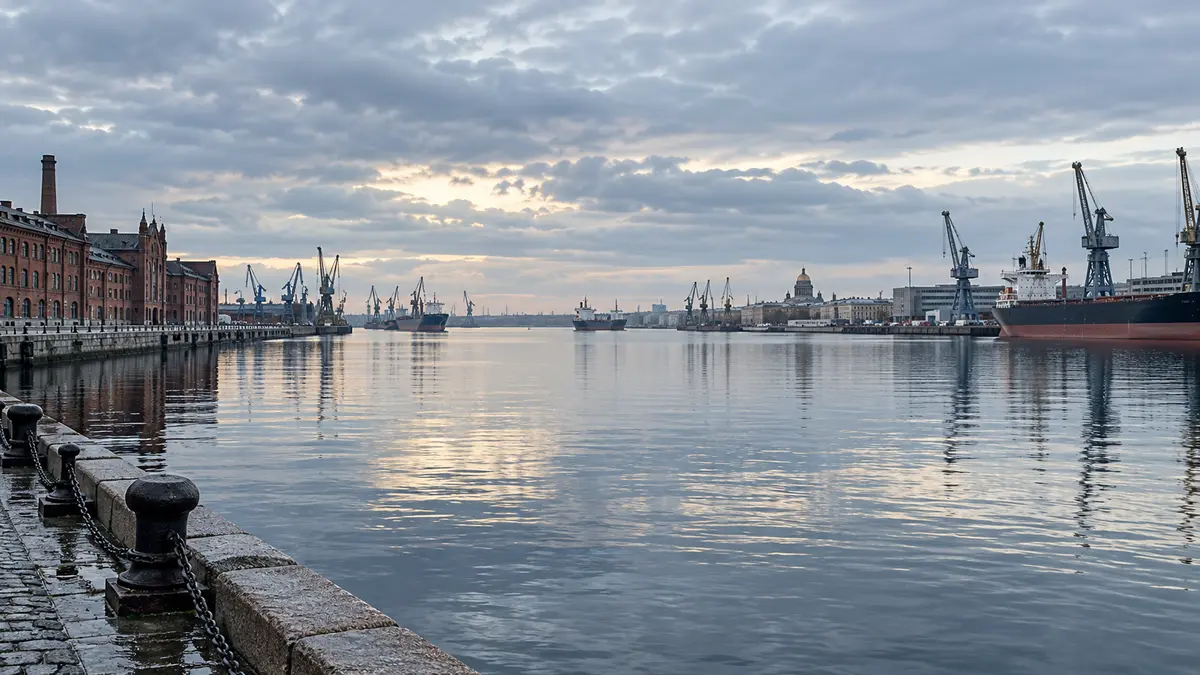 Петербургская набережная